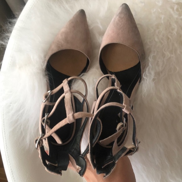 Heels - Picture 4 of 4